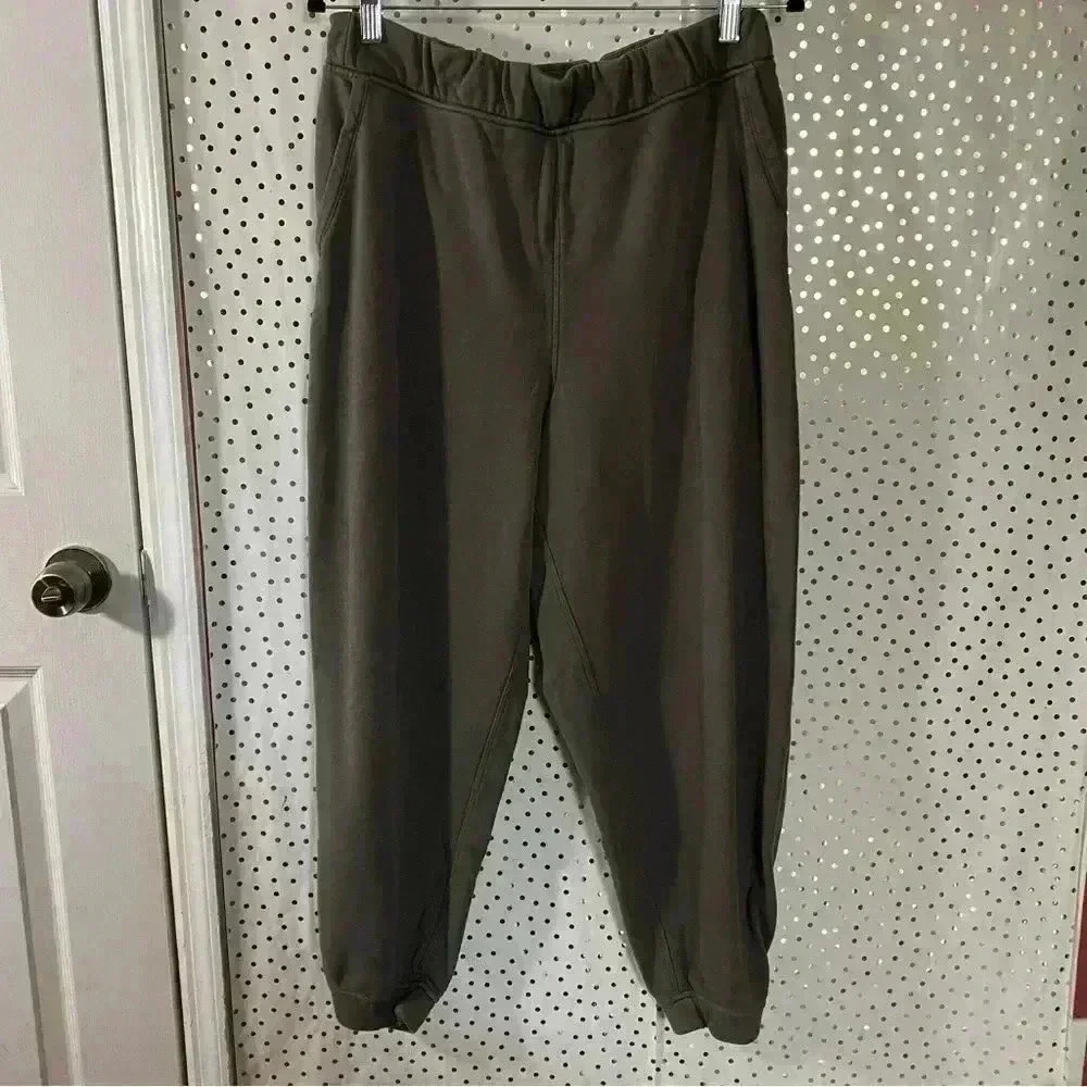 Lululemon Relaxed High-Rise Jogger